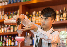 【佛山展翅調(diào)酒咖啡西點(diǎn)培訓(xùn)學(xué)?！恐x凱亮