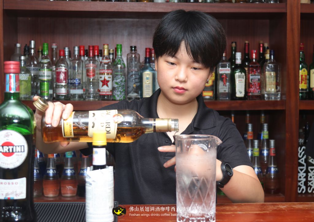 女生學調酒怎么樣?好嗎?